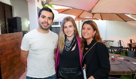  Rodrigo Pérez, Macarena Anaya y Regina Martínez.