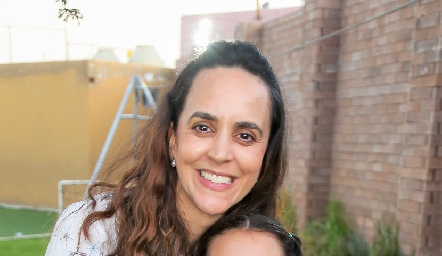  Gloria Mojarro y Sofía.