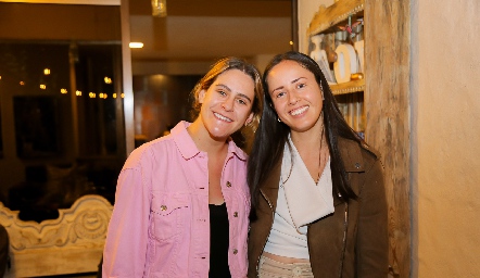  Alejandra Román e Isabela Jasso.