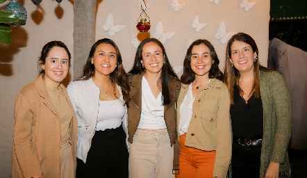  Sofía Llamas, Begoña Paredes, Isabela Jasso, Nuria Ledezma y María José Fernández.