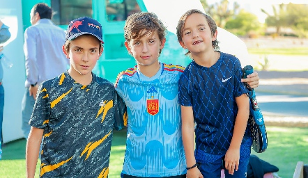  Santiago, Diego y Pato.