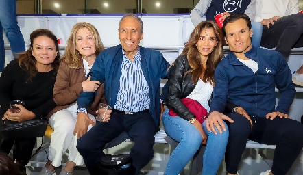  Aida Palau, Leticia Rojas, Manuel de la Rosa, Cecilia de los Santos y Roberto de la Rosa.