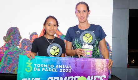  Cristina Ortiz y Alfonsina Martinez.