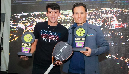  Santiago Vidavere y Roberto de la Rosa.