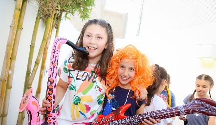  Isabela Flores y Fernanda San Vicente.