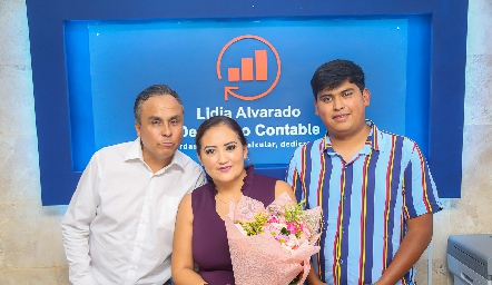  Juan Carlos Dávila, Lidia Alvarado y Carlos Alexis Esparza.