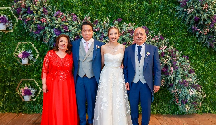  Gabriela Hernández, Juan Carlos Reyes, Paola Echavarría y Mario Alberto Reyes.