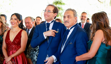  Juan Carlos con su papá.