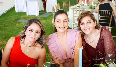  Minerva Arvizu, María Fernanda Solís y Bety Zavala.