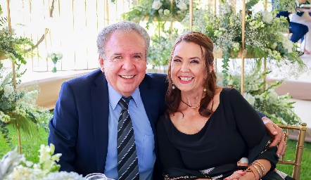  Gustavo Salazar y Martha González.