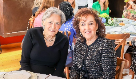  Victoria Labastida y Margarita Labastida.
