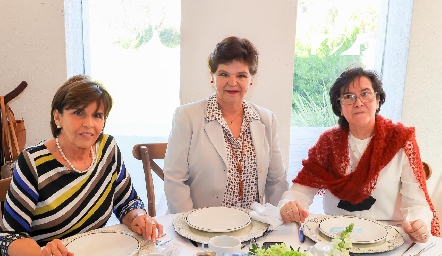  Maya Zugarramurdi, Pilar Labastida y Maite Nevares.