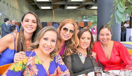  Jessica Gallegos, Claudia Velázquez, Fabiola Rocha, Carolina Hernández y Montse.