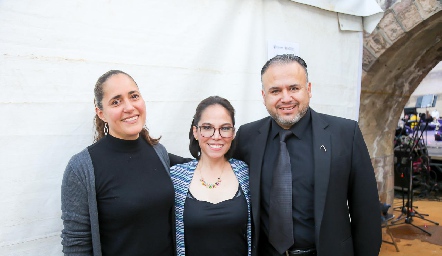  Teresa Viramontes, Cecilia Montaño y Baruvi Gaytán.