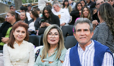  Laura Serna, Marcela Serna y Javier Cuevas.