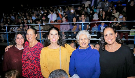  Alicia Quintanilla, Beatriz Treviño, Rebeca Castillo, Lupita Treviño y Alejandra Treviño.