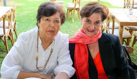 Elsi Díaz de León y Martha Elena Gómez.