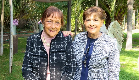 Lulú Cortés y Claudia Palomina.