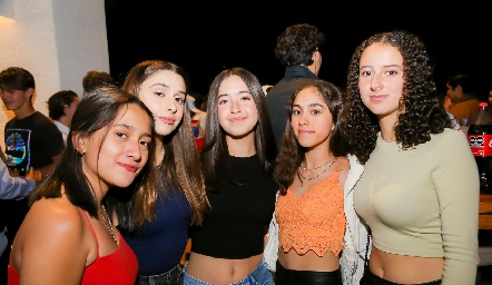  Regina Alderete, Emma Herrera, Regina Herrera, Carla Mendoza y Paola de Alba.