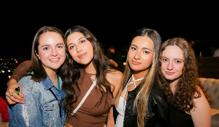  Lucero Pérez, Sofía Navarro, Estefanía Ávila y Estefanía Galván.