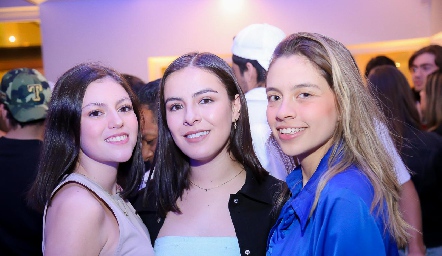 Ana, Nuria y Marilú Castillo.