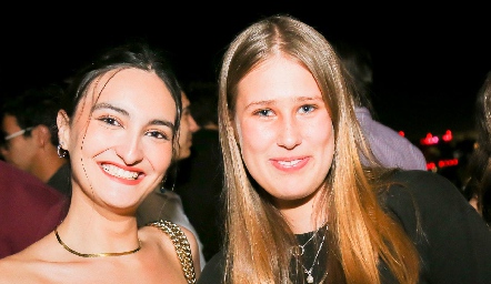  Lorenza Gárate y Loretta Galvan.