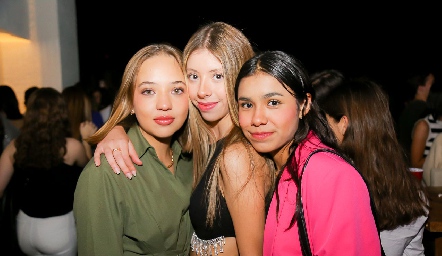  Silvana Martínez, Ximena y Bárbara Zamarrón.