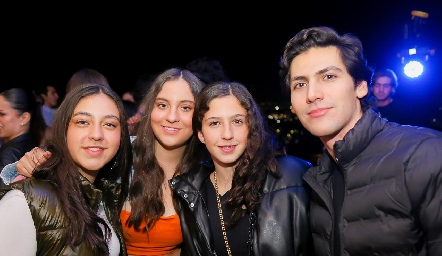  Elena Herrera, María Duque, Ana Cris Almazán y Jorge Loredo.