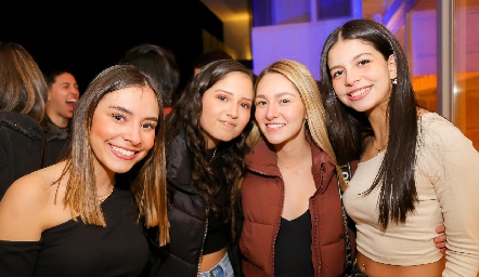  Camila Gallegos, Pao Landeros, Vero Briseño y Majo Pamplona.