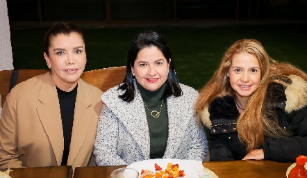  Norma Ponce, Keta Contreras y Marcela Carrillo.
