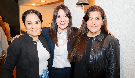  Rosa María González, Manena Alonso y Vera Villarreal.