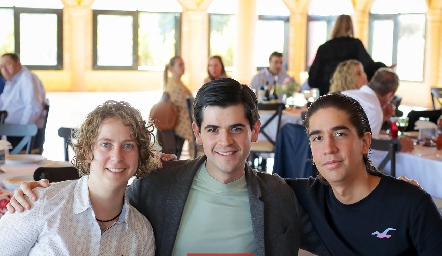  Bárbara Zúñiga Gouyonnet, Jaime y José Pablo Flores Gouyonnet.