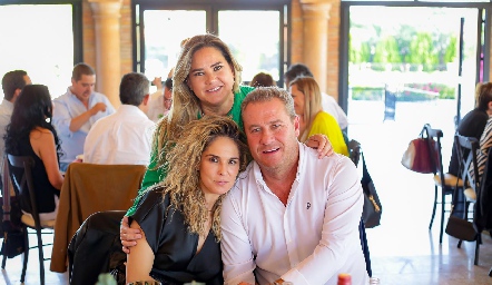  María José Pedrero, Daniela Benavente y Juan Benavente.