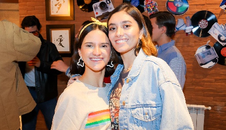  Carola García y Valentina Salazar.
