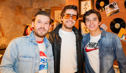  Oscar Mendizábal, Marcelo Navarro y Gonzalo Alcalde.