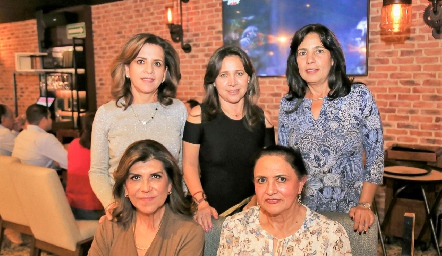  Ana Emelia Tobías, Laura Monjarás, Gabriela Chevaile, Bertha Segoviano y Alicia González.