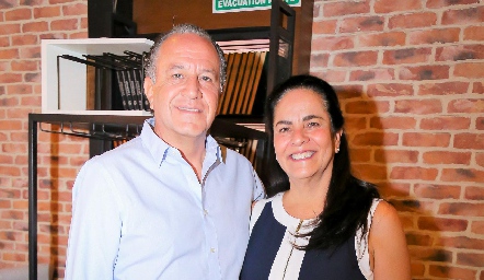  Mario Dahda y Elsa Martínez.