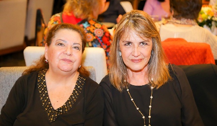  Martha Dahda y Clarissa Arreguín.