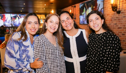  Isa Lastras, Elsa Dahda, Elsa Martínez y Rocío Salazar.
