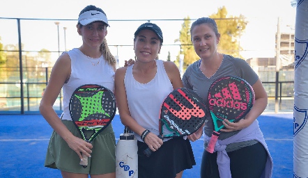 Susana de la Fuente, Nardine Chevaile y  Mariloli García.
