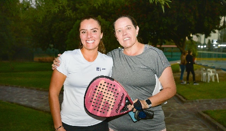 Gloria Rodríguez y Pili Torres.