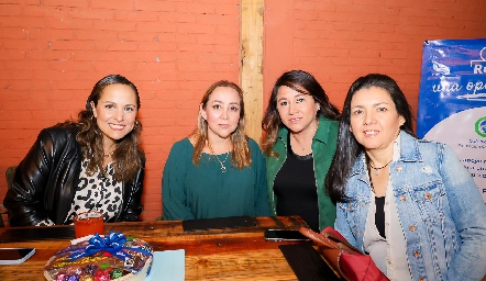  Susana Humara, Leticia Mancera, Guadalupe Flores y Sandra Vázquez.