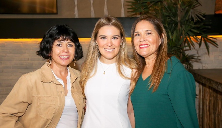  Irma Navarro, Joselyn Cano y Cristina Gálvez.