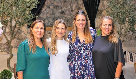  Cristina Gálvez, Joselyn Cano, Paulette Lozano y Paty del Bosque.