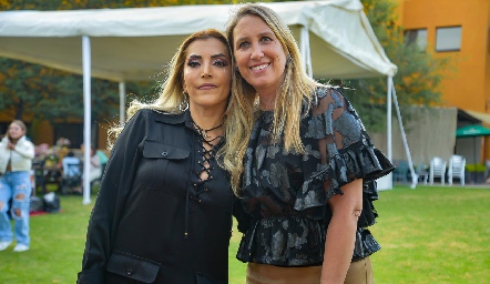  Karla Cabanillas y Lorena Garza.