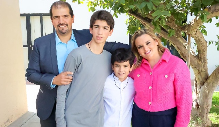  Fernando Santilla, Andrés Santillán, Marcelo Santillán y Ana Alvarado.