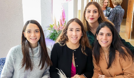  Sofía Álvarez, Diana Olvera, Isabela Castelo y Maribel Rodríguez.
