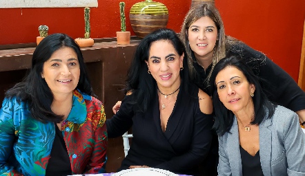  Rocío Espinosa, Elsa Nájera de Espinosa, Celia Espinosa y Angélica Espinosa.
