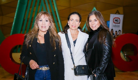  Patricia Puente, Rebeca Sandoval y Verónica Garcia.