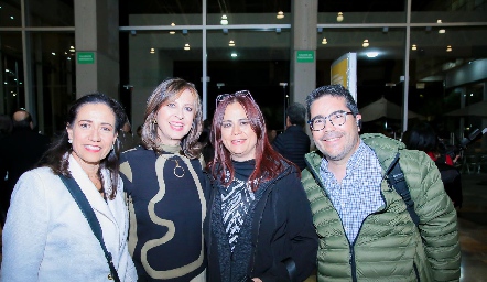  Rebeca Sandoval, Imelda Elizalde, Magdalena Elizalde y Eduardo Cortazar.